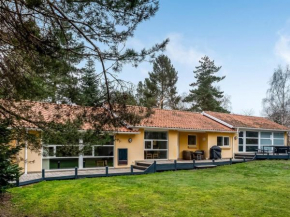 Holiday Home Tovi - 600m from the sea by Interhome Bogø By